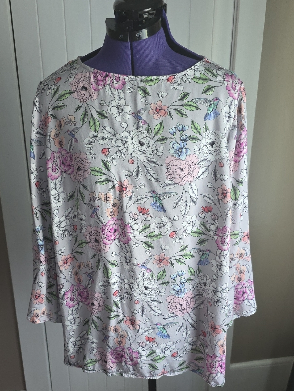 Lily Pastel Floral Long-Sleeve Top in Light Gray